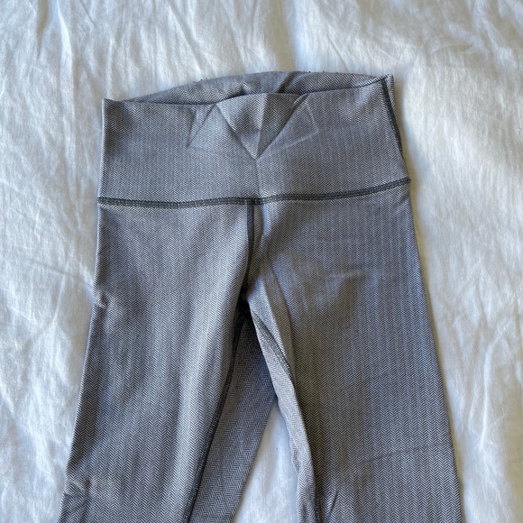 lululemon athletica Pants - LULULEMON GREY HOUNDSTOOTH LEGGING